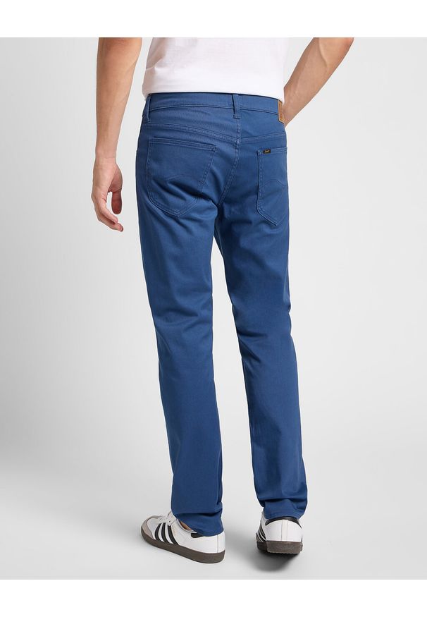 Lee - LEE MĘSKIE SPODNIE JEANSOWE DAREN ZIP FLY NEW DRAMA BLUE 112360202 L707016436