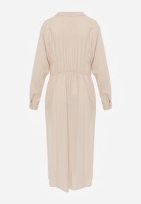 Renee - Beżowa Koszulowa Sukienka z Wiskozy z Asymetrycznym Drapowaniem i Guzikiem Hetasa. Okazja: na co dzień. Kolor: beżowy. Materiał: wiskoza. Długość rękawa: długi rękaw. Typ sukienki: asymetryczne, koszulowe. Styl: casual, elegancki #5