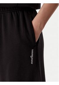 Tommy Jeans Spodnie dresowe DW0DW22951 Czarny Relaxed Fit. Kolor: czarny. Materiał: bawełna #4