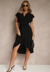 Renee - Czarna Sukienka o Rozkloszowanym Kroju z Paskiem i Falbanką Nativese. Okazja: na co dzień, na spacer. Kolor: czarny. Typ sukienki: proste. Styl: elegancki, casual