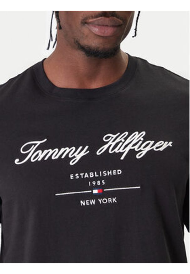 TOMMY HILFIGER - Tommy Hilfiger T-Shirt Script Logo MW0MW33691 Czarny Regular Fit. Kolor: czarny. Materiał: bawełna