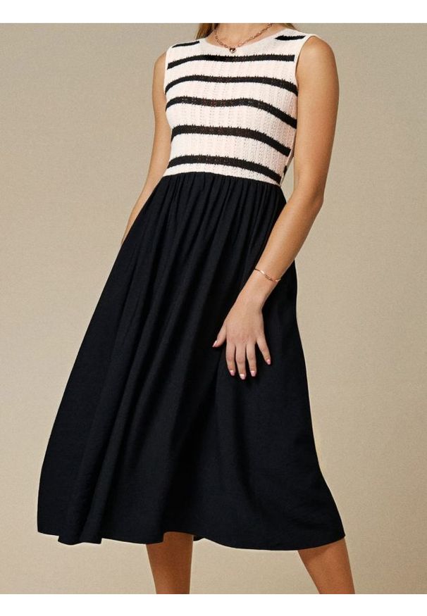 Sinsay - Sukienka z dzianinowym topem - czarny. Kolor: czarny. Materiał: dzianina