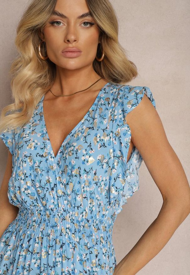 Renee - Niebieska Sukienka z Wiskozy o Rozkloszowanym Kroju z Gumką w Pasie i Falbankami Xardia. Typ kołnierza: kołnierz z falbankami. Kolor: niebieski. Materiał: wiskoza. Sezon: lato