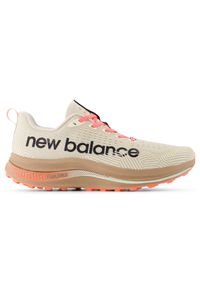Buty męskie New Balance FuelCell SuperComp Trail MTTRXUR1 – beżowe. Okazja: na co dzień. Kolor: beżowy. Materiał: materiał, włókno, guma, syntetyk. Szerokość cholewki: normalna. Sport: bieganie, wspinaczka, fitness