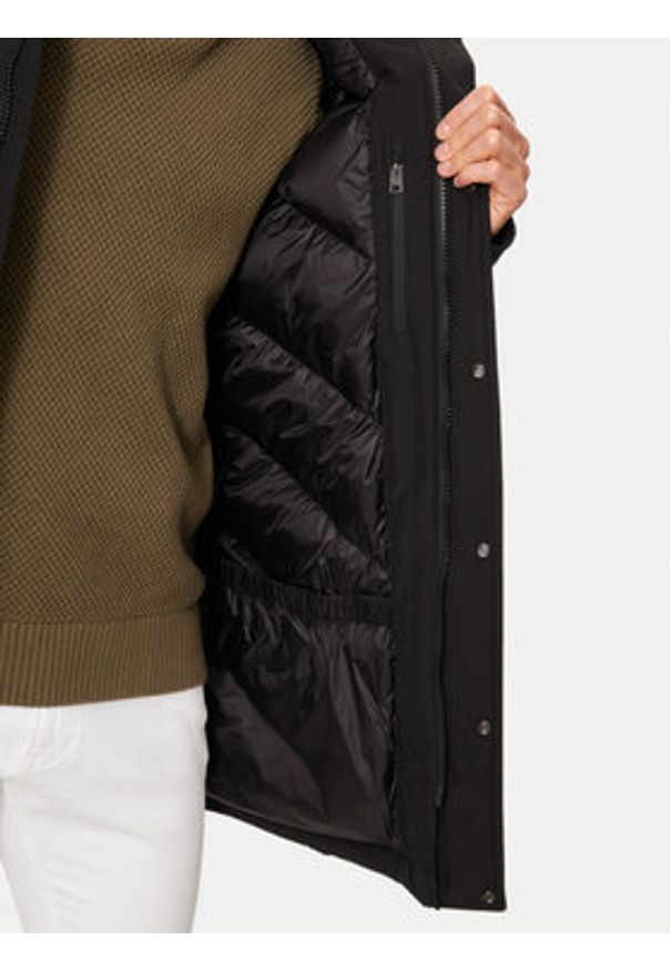 Woolrich Kurtka puchowa CFWOOU0487MRUT0001 Czarny Regular Fit. Kolor: czarny. Materiał: bawełna