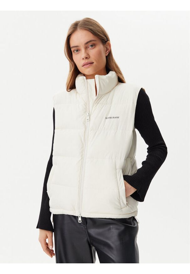 Guess Jeans Bezrękawnik W4BN59 WGII2 Écru Regular Fit. Kolor: kremowy. Materiał: syntetyk. Długość rękawa: bez rękawów