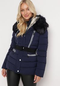 Born2be - Granatowa Kurtka Pikowana z Paskiem Hledde. Kolor: niebieski. Materiał: futro. Wzór: aplikacja. Styl: klasyczny #4