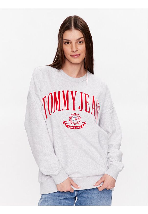 Tommy Jeans Bluza Varsity DW0DW15419 Szary Oversize. Kolor: szary. Materiał: bawełna