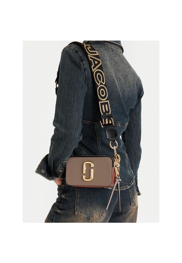 MARC JACOBS - Torebka Marc Jacobs. Kolor: brązowy