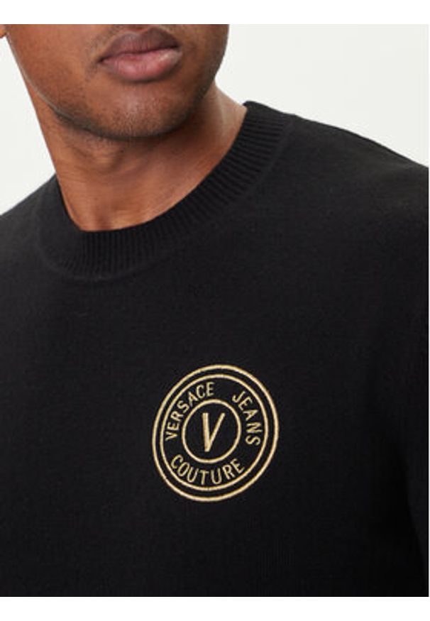 Versace Jeans Couture Sweter 79GAFM00 CMH81 Czarny Regular Fit. Kolor: czarny. Materiał: wełna, wiskoza
