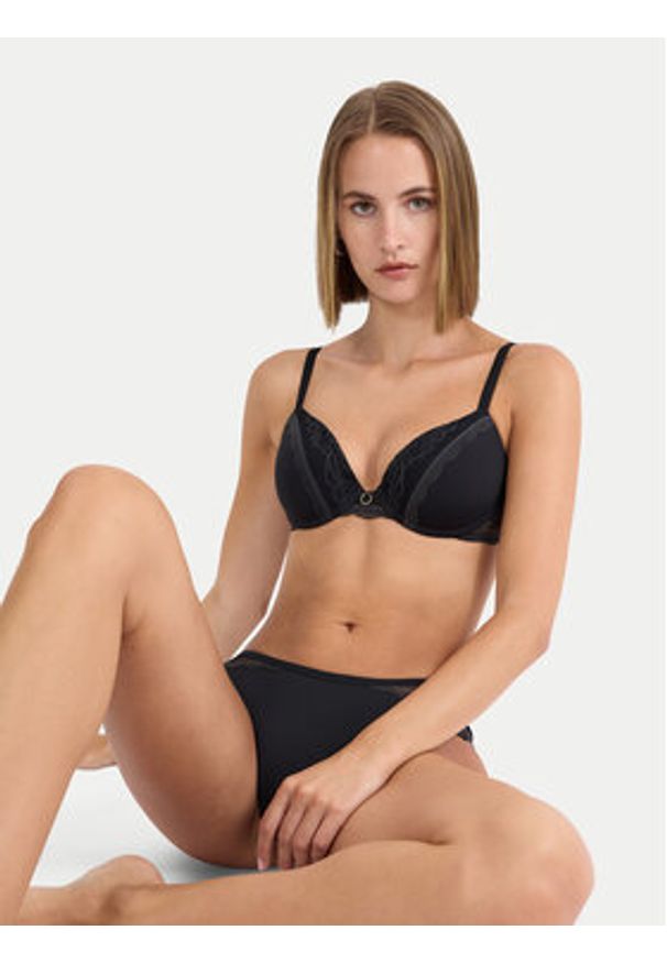 Triumph Biustonosz z fiszbiną Comfort Allure 10226435 Czarny. Kolor: czarny. Materiał: syntetyk