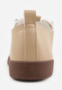 Born2be - Ciemnobeżowe Wsuwane Tenisówki z Perforacją i Podeszwą z Bieżnikiem Illanya. Okazja: na co dzień. Zapięcie: bez zapięcia. Kolor: beżowy. Materiał: jeans. Szerokość cholewki: normalna. Styl: casual, klasyczny #8