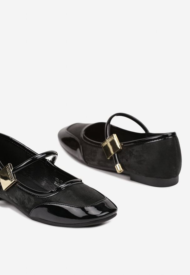 Renee - Czarne Balerinki ze Wstawkami ze Skóry Naturalnej o Lakierowanym Połysku ze Sprzączką Alvitta. Okazja: na co dzień. Zapięcie: sprzączka. Kolor: czarny. Materiał: lakier, skóra. Obcas: na obcasie. Styl: casual, elegancki. Wysokość obcasa: niski