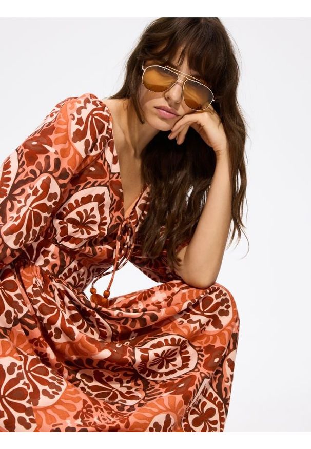 Reserved - Wzorzysta sukienka z wiskozy - wielobarwny. Materiał: wiskoza