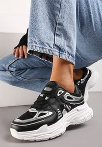 Renee - Czarne Sneakersy na Tłoczonej Podeszwie z Ozdobnymi Wstawkami Lanevi. Kolor: czarny. Wzór: aplikacja, kolorowy #1