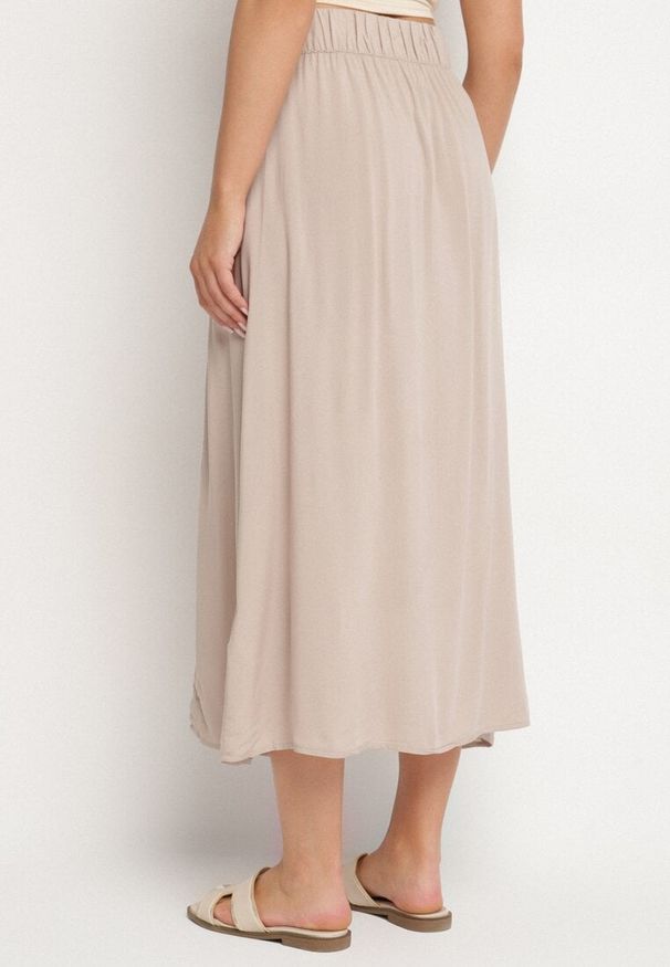 Born2be - Ciemnobeżowa Spódnica z Wiskozy o Rozkloszowanym Kroju Galinelle. Okazja: na co dzień. Kolor: beżowy. Materiał: wiskoza. Styl: elegancki, casual
