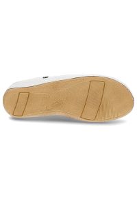 Białe Klapki Pollonus Wygodne Skórzane Buty Damskie. Okazja: na co dzień. Kolor: biały. Materiał: skóra. Sezon: lato. Styl: casual, klasyczny #4