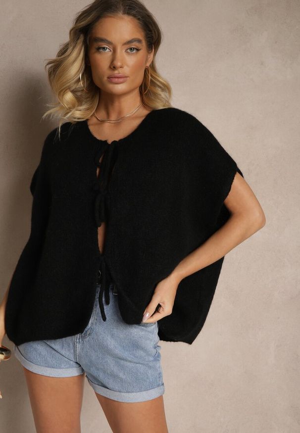 Renee - Czarna Narzutka Kamizelka Wiązana z Przodu z Domieszką Moheru Vikelira. Okazja: na co dzień. Kolor: czarny. Materiał: moher. Styl: elegancki, casual