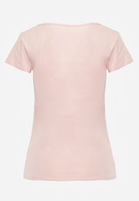 Renee - Jasnoróżowy T-shirt Amarhyse. Okazja: na co dzień. Kolor: różowy. Materiał: materiał, bawełna. Długość rękawa: krótki rękaw. Długość: krótkie. Wzór: aplikacja. Styl: casual #4