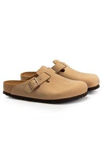 Klapki męskie Birkenstock Boston BS Tabacco Brown. Zapięcie: bez zapięcia. Kolor: brązowy, wielokolorowy. Materiał: skóra, syntetyk, materiał. Szerokość cholewki: normalna. Sport: turystyka piesza