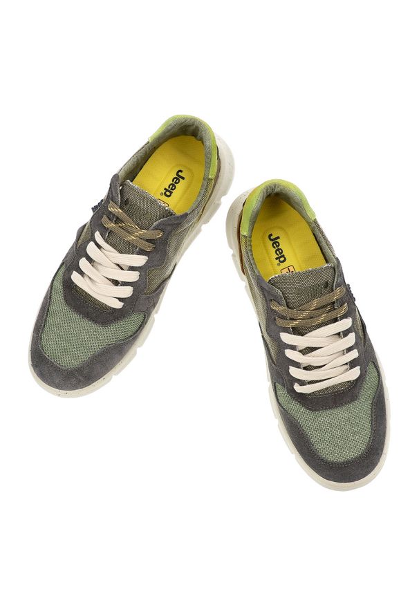 Zielone Sneakersy Jeep Modne Obuwie Męskie. Okazja: na co dzień. Kolor: zielony. Materiał: zamsz, materiał. Szerokość cholewki: normalna. Wzór: moro. Sport: bieganie