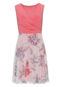 Sukienka z częścią spódnicową z siatkowego materiału z nadrukiem bonprix koralowo-biel wełny w kwiaty. Kolor: różowy. Materiał: wełna, materiał. Wzór: kwiaty, nadruk. Typ sukienki: kopertowe #1