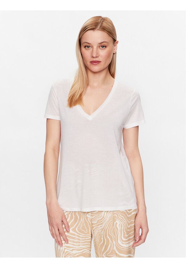 United Colors of Benetton - United Colors Of Benetton T-Shirt 3NLHE4249 Biały Regular Fit. Kolor: biały. Materiał: lyocell