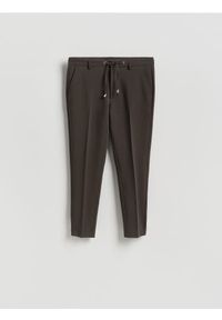 Reserved - Spodnie chino slim - brązowy. Kolor: brązowy. Materiał: dzianina, wiskoza #1