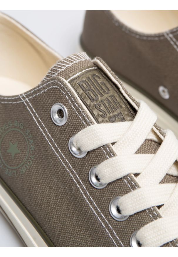 Big-Star - Trampki męskie niskie khaki RR174617 303. Okazja: do pracy, na co dzień, na spacer. Wysokość cholewki: przed kostkę. Kolor: zielony. Materiał: materiał. Szerokość cholewki: normalna. Styl: klasyczny, casual, elegancki