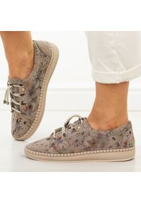 Beżowe skórzane półbuty damskie Filippo Dp7665/26. Okazja: na co dzień. Nosek buta: okrągły. Zapięcie: sznurówki. Kolor: beżowy. Materiał: skóra. Szerokość cholewki: normalna. Sezon: wiosna, lato, jesień. Styl: casual, klasyczny #1