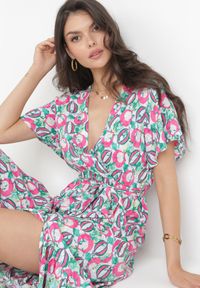 Born2be - Różowa Sukienka Maxi z Wiskozy i Wiązanym Paskiem Ambrinta. Typ kołnierza: dekolt kopertowy. Kolor: różowy. Materiał: wiskoza. Typ sukienki: kopertowe. Długość: maxi #5