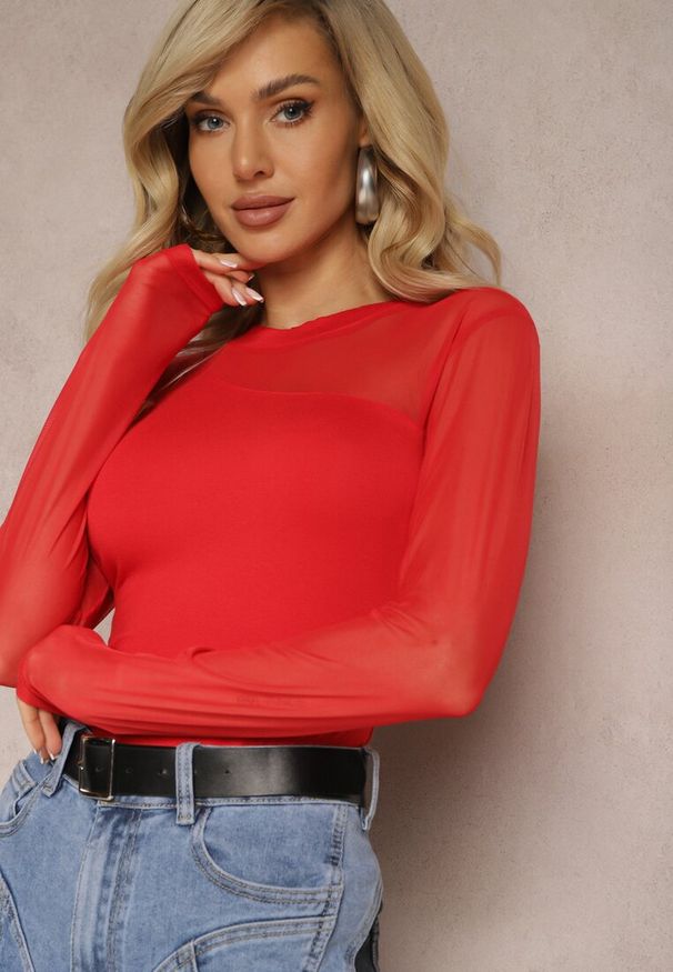 Renee - Czerwona Asymetryczna Bluzka z Gładkiej Wiskozy z Rękawami z Siateczki Bangella. Kolor: czerwony. Materiał: wiskoza. Wzór: gładki. Styl: elegancki