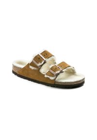 Klapki damskie Birkenstock Arizona Sheepskin. Zapięcie: bez zapięcia. Kolor: beżowy. Materiał: materiał. Sport: turystyka piesza