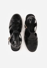 Renee - Czarne Sandały na Stożku Ozdobione Geometryczną Cholewką Peripe. Okazja: na imprezę. Zapięcie: sprzączka. Kolor: czarny. Materiał: jeans. Wzór: geometria, aplikacja. Sezon: lato. Obcas: na stożku #6