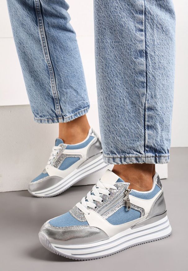 Born2be - Niebiesko-Srebrne Sneakersy na Platformie Ozdobione Brokatem i Suwakiem Heliaza. Nosek buta: okrągły. Zapięcie: sznurówki. Kolor: niebieski. Materiał: materiał. Wzór: aplikacja. Obcas: na platformie. Wysokość obcasa: niski