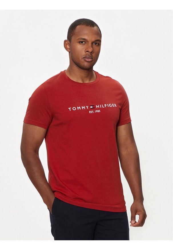 TOMMY HILFIGER - Tommy Hilfiger T-Shirt Logo MW0MW11797 Czerwony Regular Fit. Kolor: czerwony. Materiał: bawełna