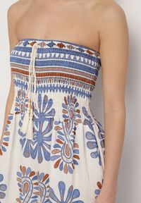 Born2be - Niebiesko-Kremowy Kombinezon Bez Rękawów z Szeroką Nogawką w Ornamentalny Wzór Mirionia. Okazja: na co dzień, na imprezę. Kolor: niebieski. Długość rękawa: bez rękawów. Styl: casual, elegancki #2