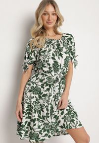 Born2be - Zielona Bawełniana Sukienka w Ornamentalne Rośliny z Wiązaniem Przy Rękawach Tosvena. Okazja: na co dzień, na imprezę, na spacer. Kolor: zielony. Materiał: bawełna. Styl: elegancki, casual