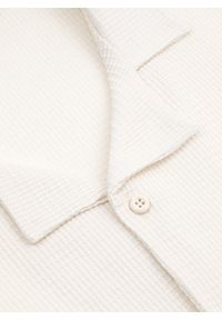 Pako Lorente - PAKO LORENTE - Dzianinowa beżowa koszula męska. Okazja: na co dzień. Kolor: beżowy. Materiał: dzianina. Długość rękawa: krótki rękaw. Długość: krótkie. Sezon: lato. Styl: casual #2