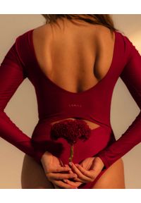 LEMISS - Body z wyciętymi plecami Bala Inner Carmin. Kolor: czerwony. Materiał: materiał. Długość rękawa: długi rękaw. Długość: długie