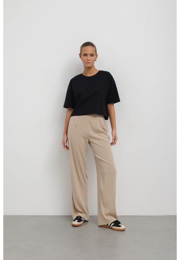 SPODNIE SILVIA CUPRO BEŻOWE L - Flawless. Okazja: na co dzień, na spacer. Kolor: beżowy. Materiał: skóra, tkanina, jedwab. Wzór: gładki. Styl: casual, klasyczny