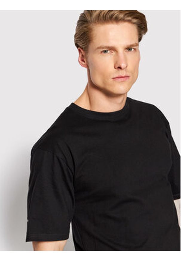 Henderson T-Shirt T-Line 19407 Czarny Regular Fit. Kolor: czarny. Materiał: bawełna
