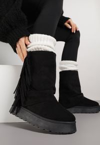 Born2be - Czarne Botki w Stylu Śniegowców z Frędzlami i Cholewką Imitującą Nogawkę Sierafera. Zapięcie: bez zapięcia. Kolor: czarny. Materiał: jeans. Szerokość cholewki: normalna #1