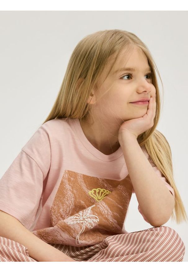 Reserved - T-shirt z nadrukiem - pastelowy róż. Kolor: różowy. Materiał: bawełna. Wzór: nadruk