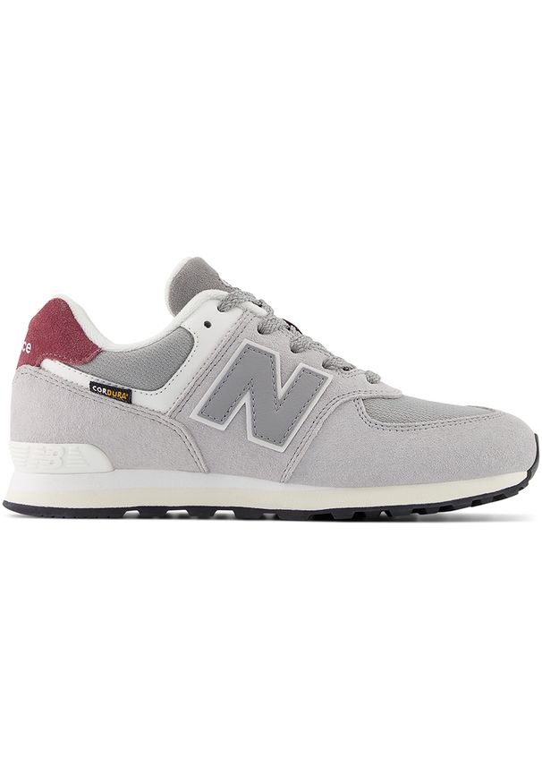 Buty dziecięce New Balance GC574KBR – szare. Okazja: na co dzień. Kolor: szary. Materiał: materiał, tkanina, guma. Szerokość cholewki: normalna. Model: New Balance 574