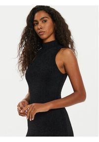 Guess Sukienka codzienna W4BK72 Z3BJ0 Czarny Regular Fit. Okazja: na co dzień. Kolor: czarny. Materiał: syntetyk. Typ sukienki: proste. Styl: casual #5