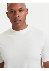 Karl Lagerfeld - KARL LAGERFELD T-Shirt 755040 564235 Kremowy Regular Fit. Typ kołnierza: dekolt w karo. Kolor: kremowy. Materiał: bawełna #2