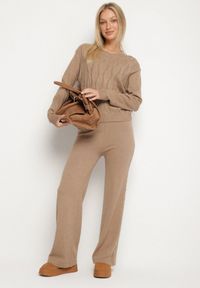 Born2be - Ciemnobeżowy Dzianinowy Komplet z Wełną i Bawełną Sweter z Tłoczonym Wzorem i Spodnie Otivra. Kolor: beżowy. Materiał: dzianina, bawełna, wełna #2