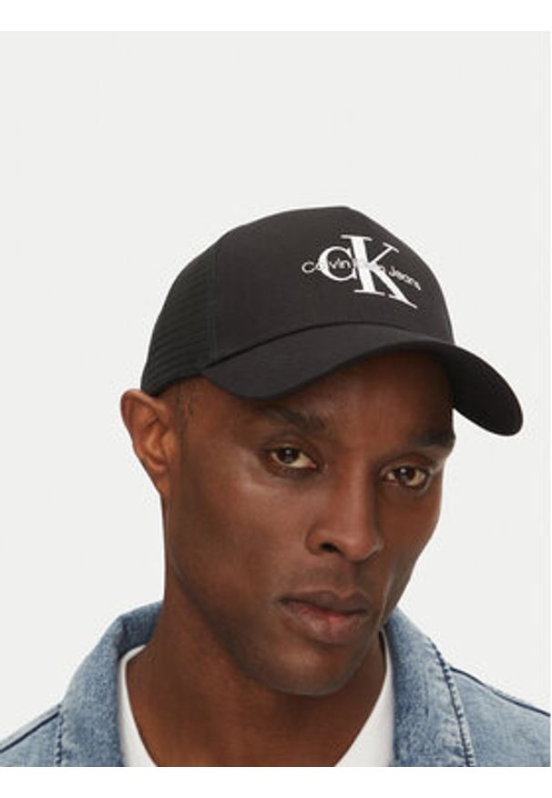 Calvin Klein Jeans Czapka z daszkiem Monologo LV04G5065G Czarny. Kolor: czarny. Materiał: materiał, bawełna