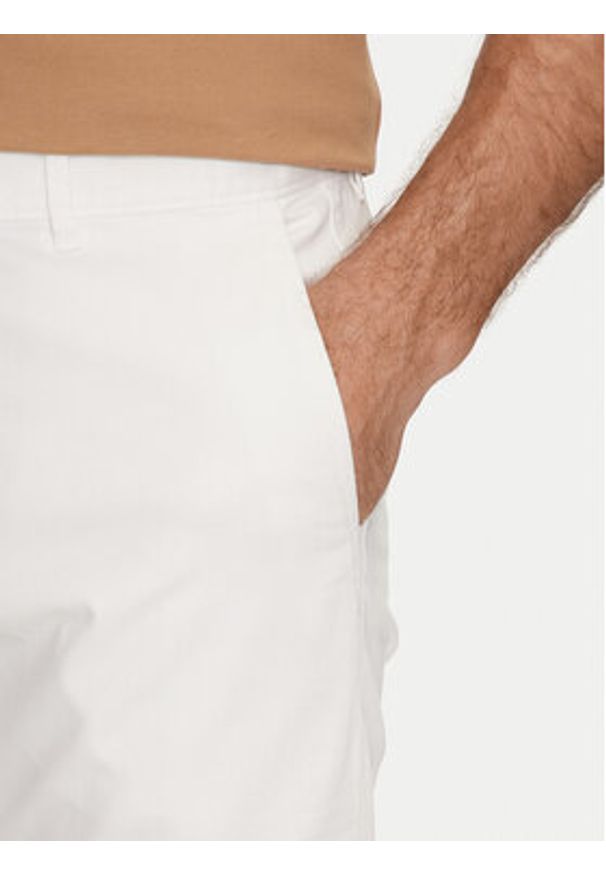 BOSS - Boss Chinosy Chino_Slim 50510933 Beżowy Slim Fit. Kolor: beżowy. Materiał: bawełna